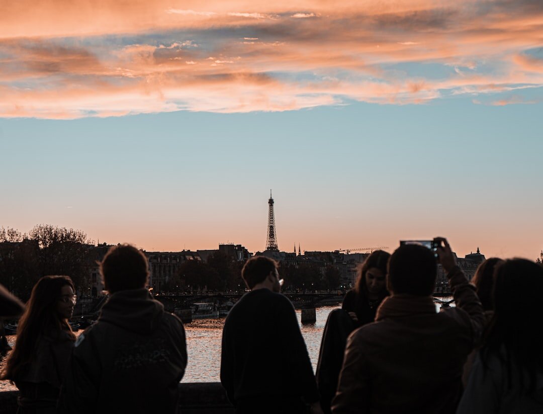 eiffel tower with celebrities